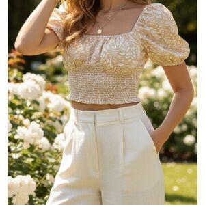 Women’s V-neck crop top size medium
